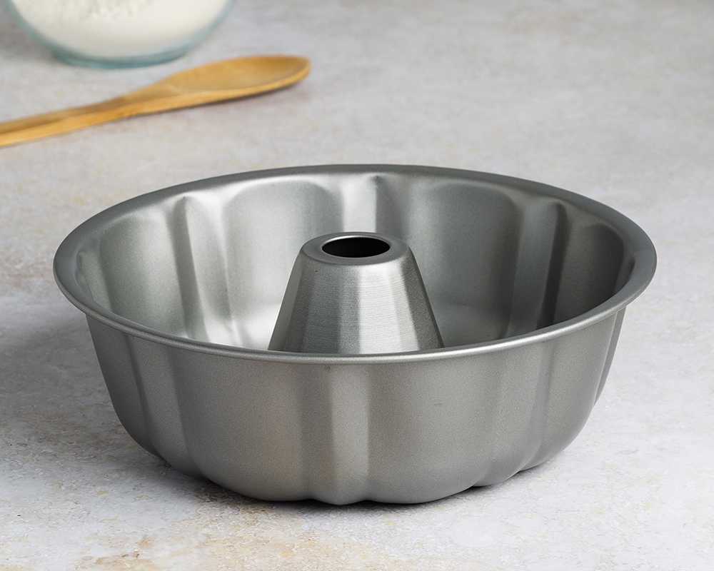 9in Fluted cake pan-lifestyle